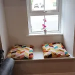 Stunning New 3 Bed Townhouse * ベルマレット