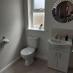 Stunning New 3 Bed Townhouse 別荘 *