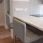 Stunning New 3 Bed Townhouse * ベルマレット