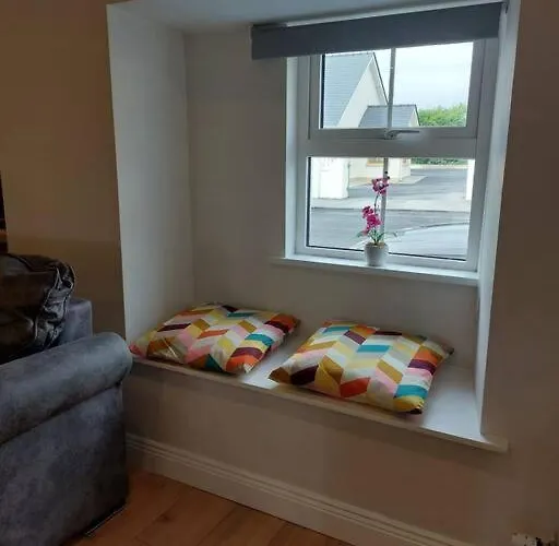 Stunning New 3 Bed Townhouse 度假居 *